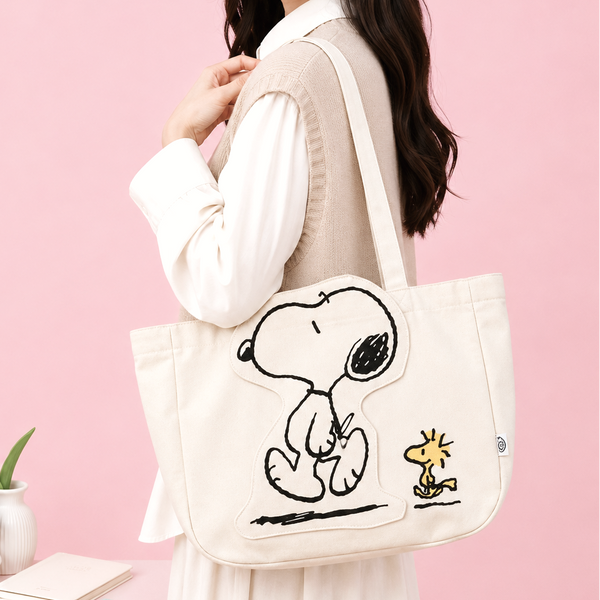 Peanuts Snoopy Canvas Daily Tote
