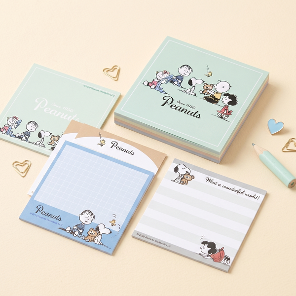 Peanuts Snoopy Square Memo Pad - Snoopy & Friends