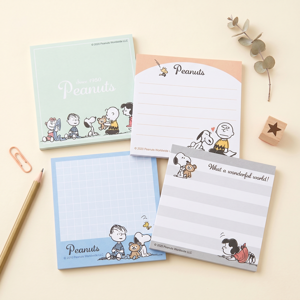 Peanuts Snoopy Square Memo Pad - Snoopy & Friends