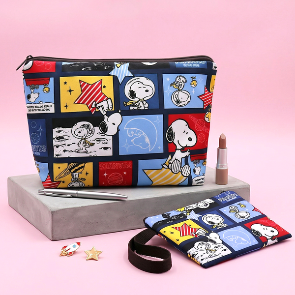 Peanuts Snoopy Travel Pouch - Discovering The Universe